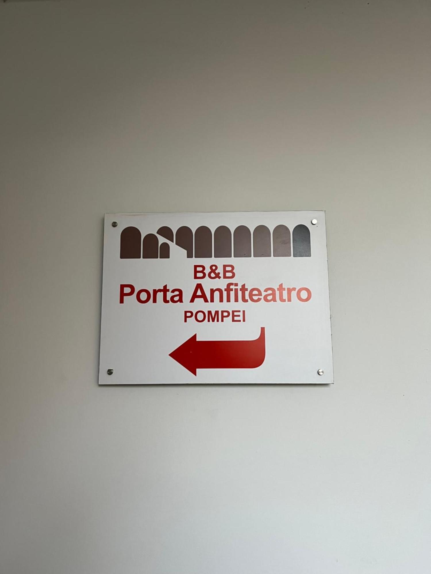 Porta Anfiteatro Pompei Hotel ภายนอก รูปภาพ